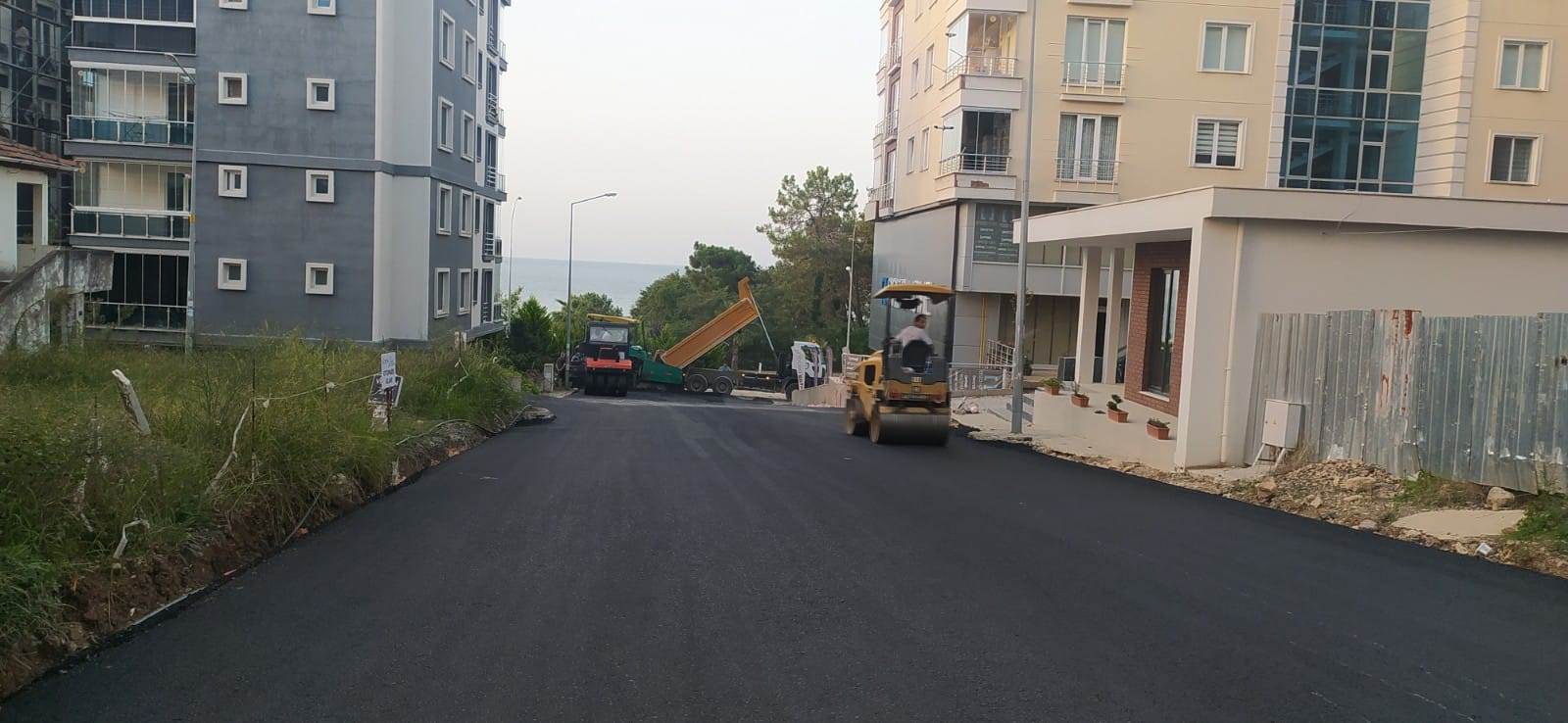 Ordu Büyükşehir Belediyesi’nin başlattığı asfalt seferberliğiyle ilçelerin çehresi değişiyor