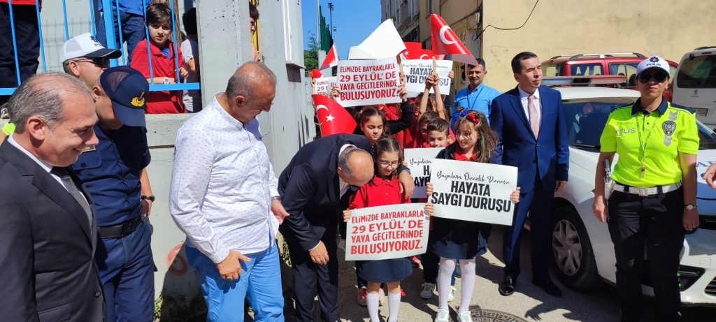 ÜNYE’DE “HAYATA SAYGI DURUŞU” be1