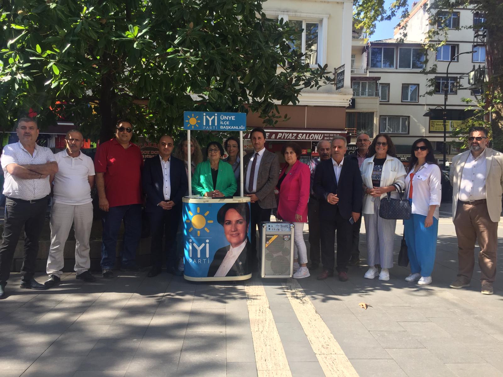 Ünye İyi Parti İlçe Teşkilatı tarafından üye standı açıldı. Orta