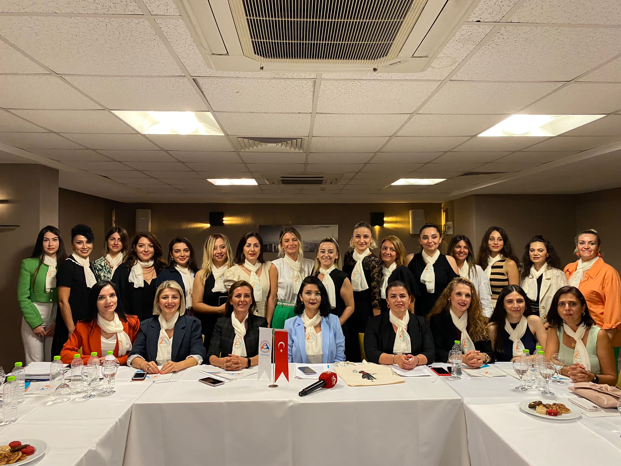 Kadın eli dokunuyor derneği kamuoyuna projelerini tanıttı