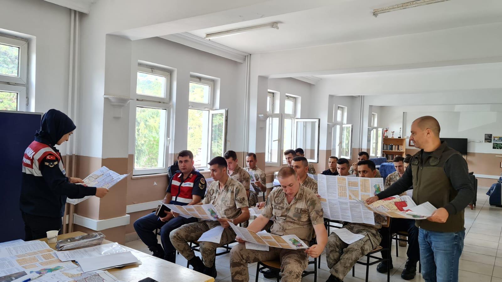 KABATAŞ’TA  İLÇE   JANDARMA EKİPLERİNE  BİLGİLENDİRME TOPLANTISI YAPILD