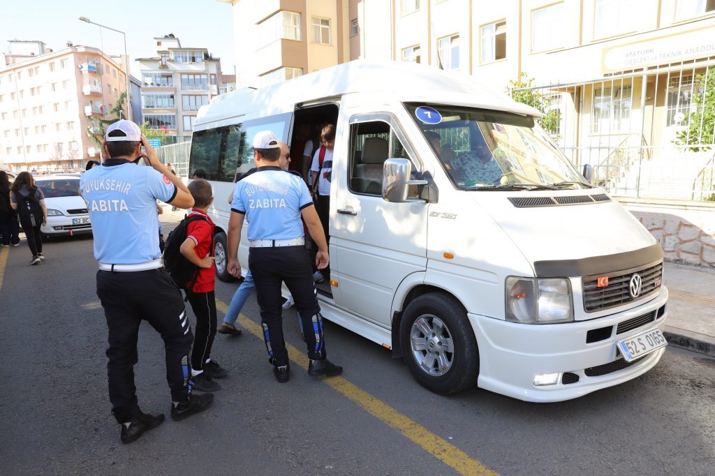 BÜYÜKŞEHİR BELEDİYESİNDEN ÖĞRENCİ SERVİSLERİNE SIKI DENETİM se2