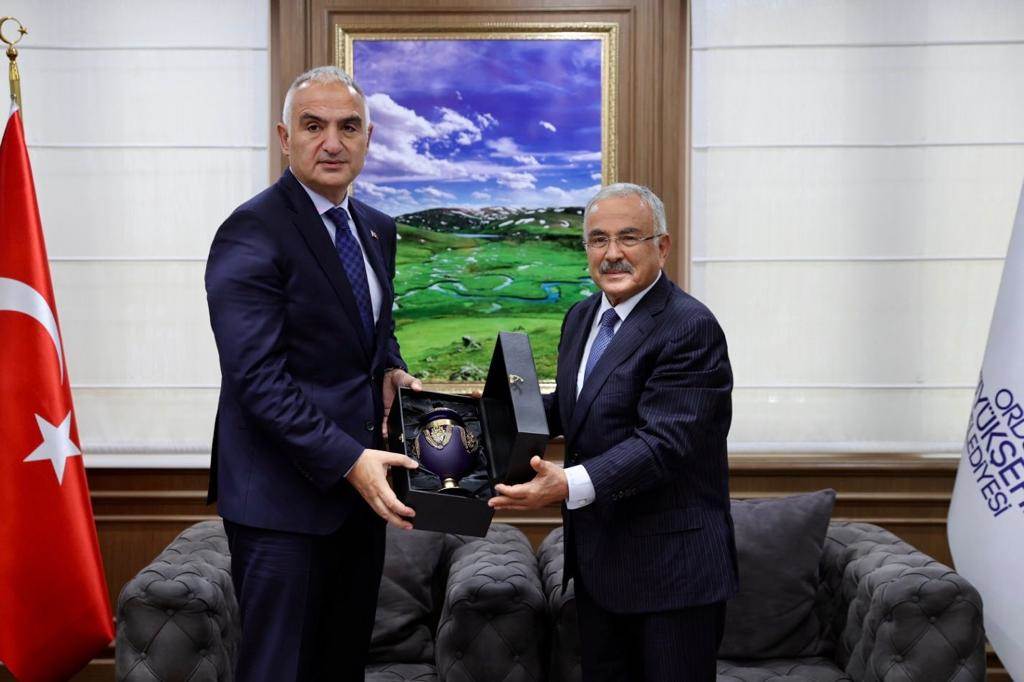 BAKAN ERSOY, BÜYÜKŞEHİRDE er