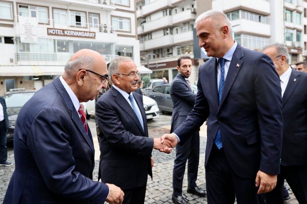 BAKAN ERSOY, BÜYÜKŞEHİRDE er2