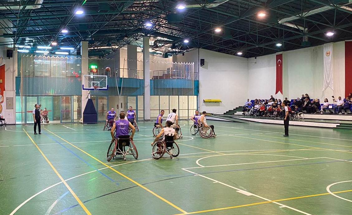 ürkiye Tekerlekli Sandalye Basketbol Süper Ligi’nde mücadele eden Ordu Büyükşehir
