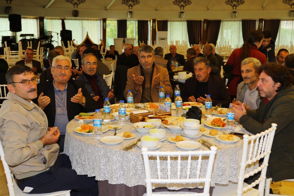 BAŞKAN TAVLI, “MUHTARLARIMIZ OMUZ OMUZA VERDİĞİMİZ EN YAKIN MESAİ ARKADAŞLARIMIZDIR” ta4