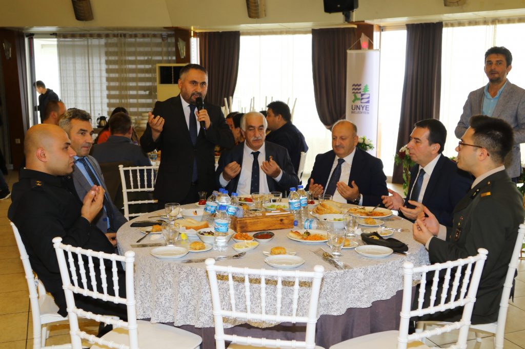 BAŞKAN TAVLI, “MUHTARLARIMIZ OMUZ OMUZA VERDİĞİMİZ EN YAKIN MESAİ ARKADAŞLARIMIZDIR” ta5