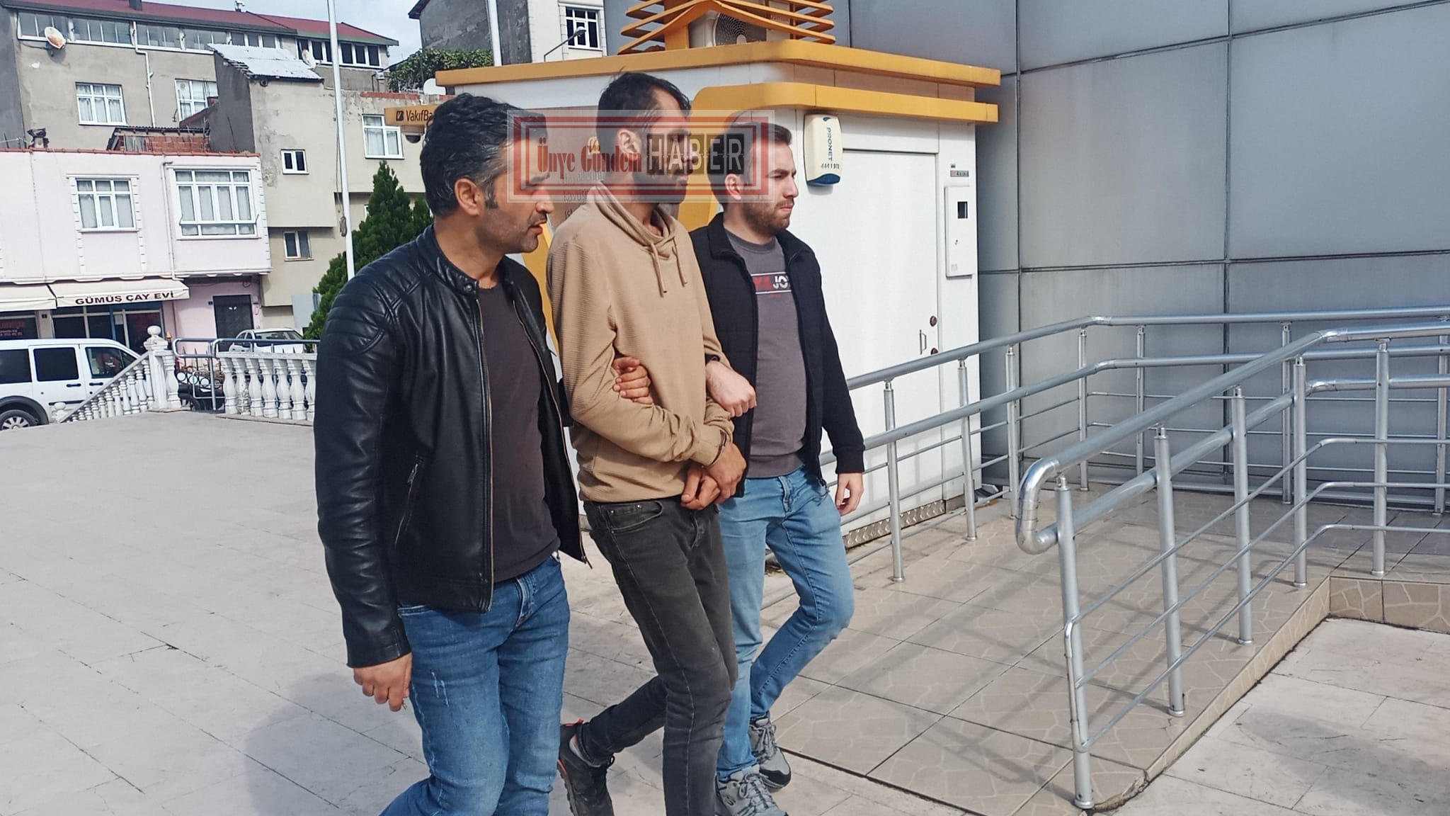 Ünye İlçe Emniyet Müdürlüğü Narkotik Süçlar Amirligi tarafından ilçenin farklı