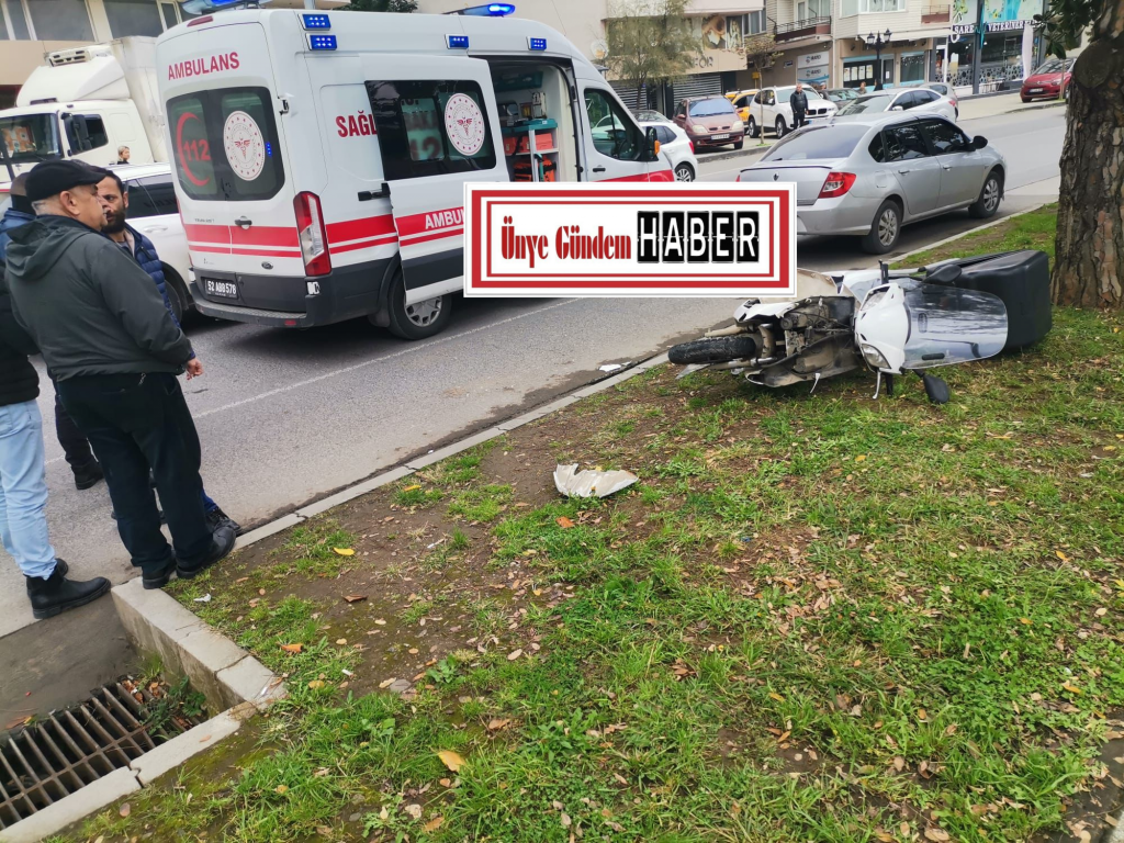 MOTOSİKLET SÜRÜCÜSÜ ARACA ARKADAN ÇARPTI Adsiz tasarim 82