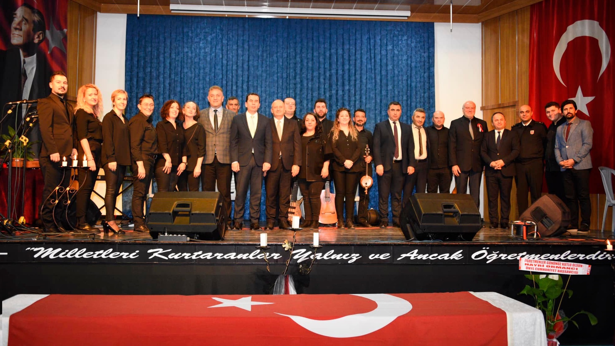 24 Kasım öğretmenler günü nedeniyle Ünye’de çeşitli etkinlikler gerçekleştirildi.