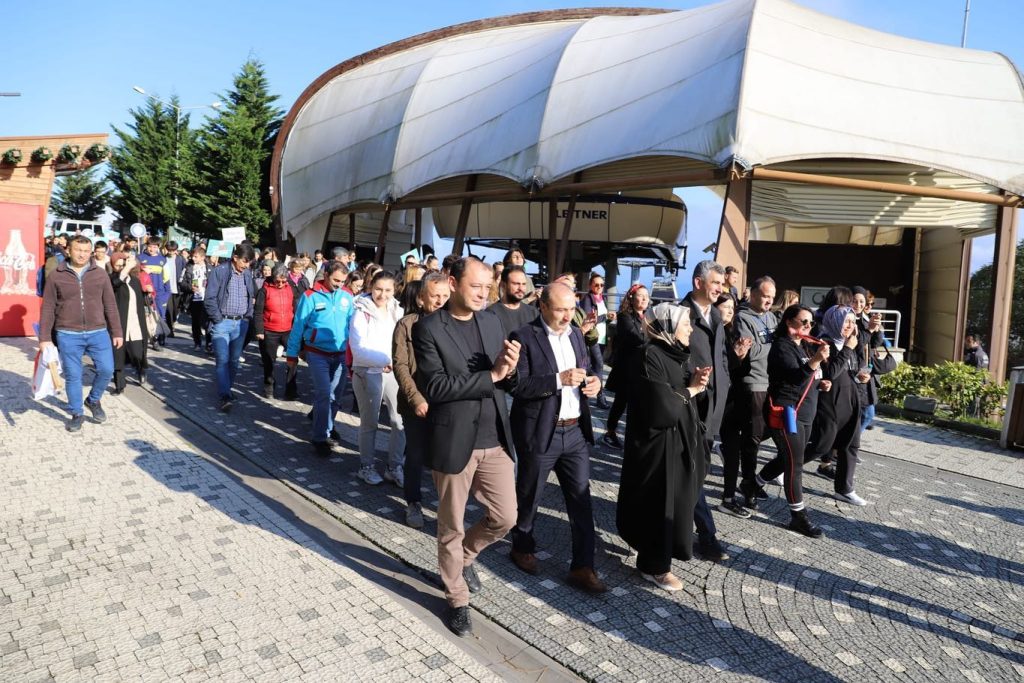 ORDU’DA SAĞLIKLI YAŞAM YÜRÜYÜŞÜ DÜZENLENDİ SAG1