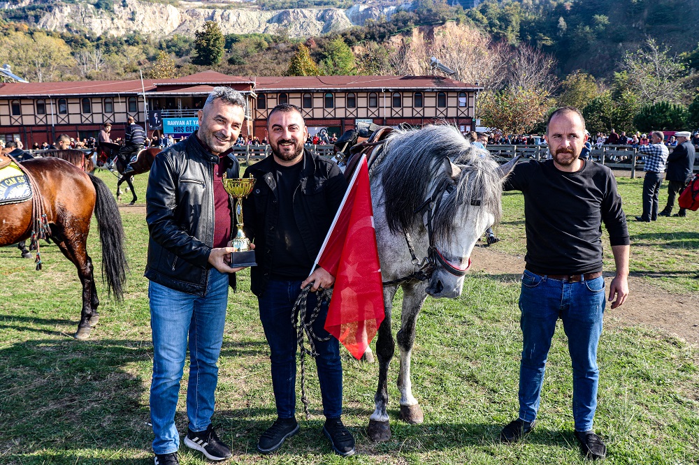 ÜNYE’DE ATLAR, ATAYA SAYGI İÇİN KOŞTU at7