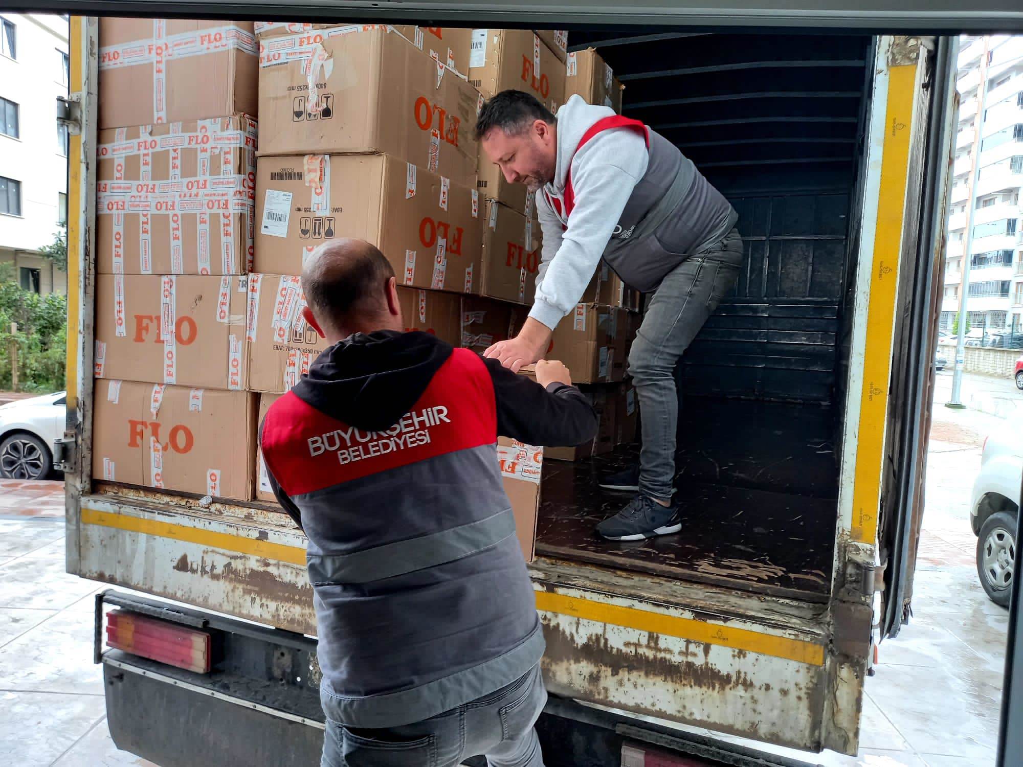 SOSYAL MARKET HAYIRSEVER KİŞİ VE FİRMALARIN DESTEĞİYLE ÖNEMLİ BİR BOŞLUĞU