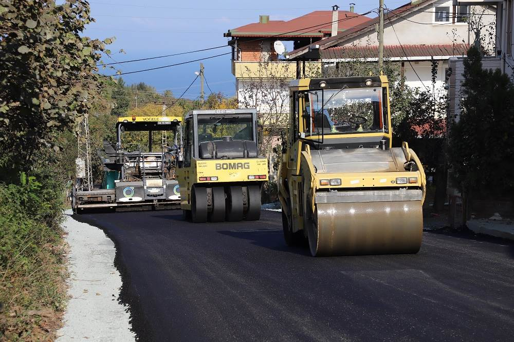 Ordu Büyükşehir Belediyesi 19 ilçede sürdürdüğü sıcak asfalt seferberliğine planlı
