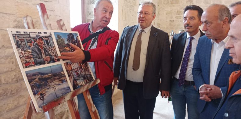 RESİM SERGİSİ SANAT SEVERLERLE BULUŞTU res1