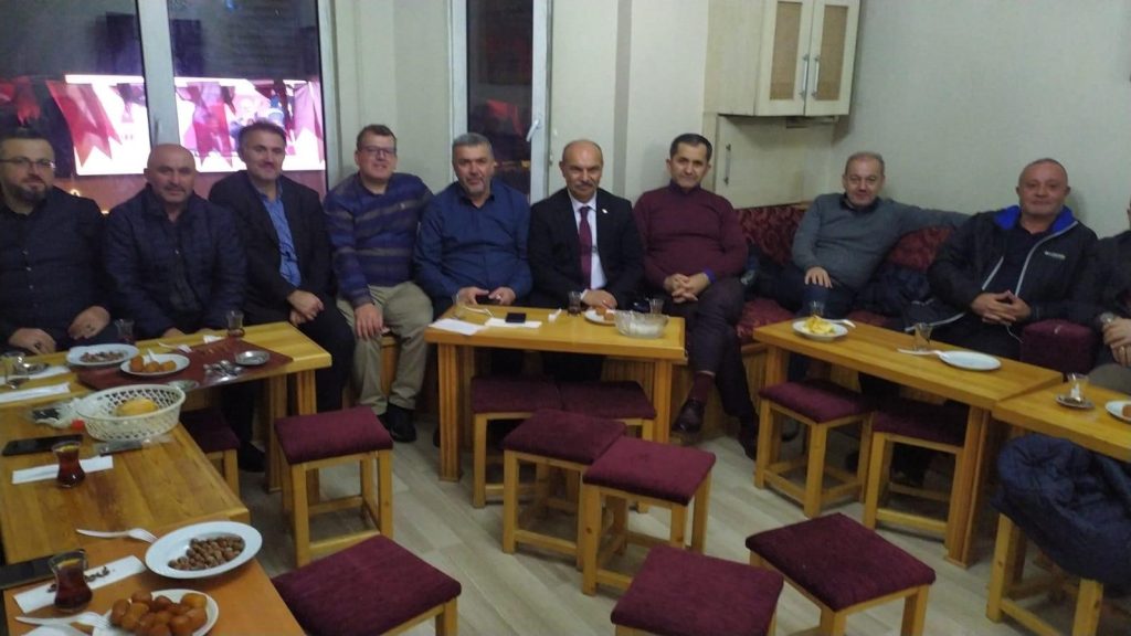 ÜNDER İLE ÜNSİYAD ÜYELERİ BEYOĞLU SOHBETLERİNDE BULUŞTU under6