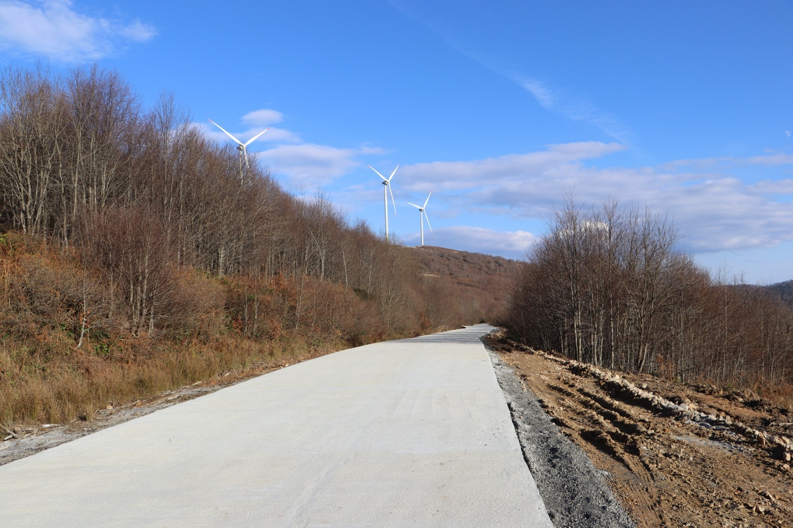 Toplam uzunluğu 17 kilometre olan yolda 3 bin 600 metrelik