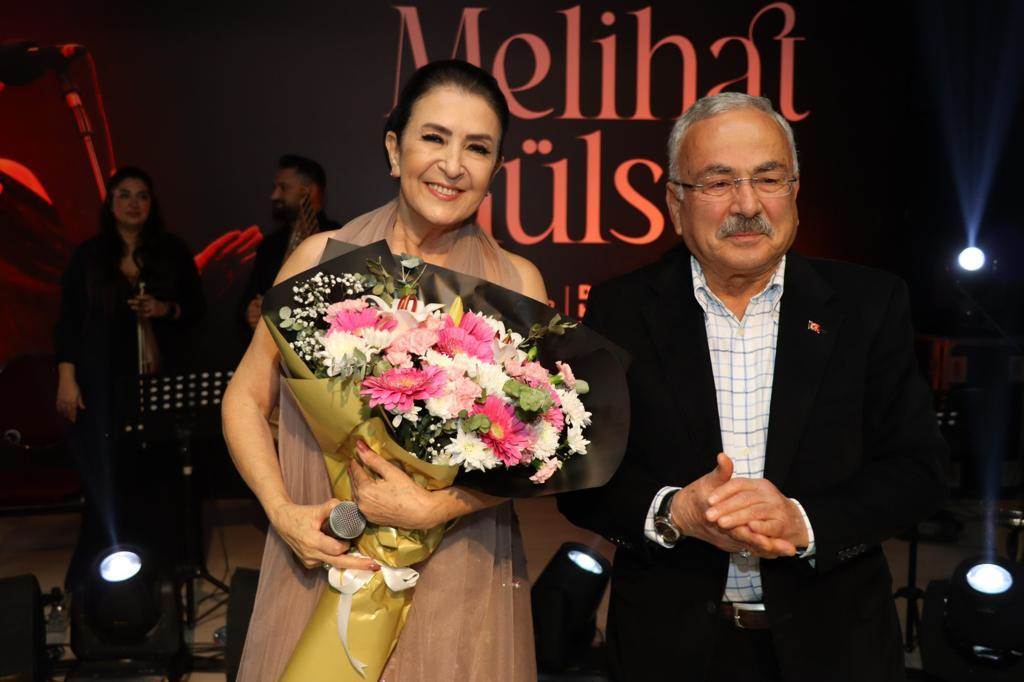 MELİHAT GÜLSES MEST ETTİ me 2