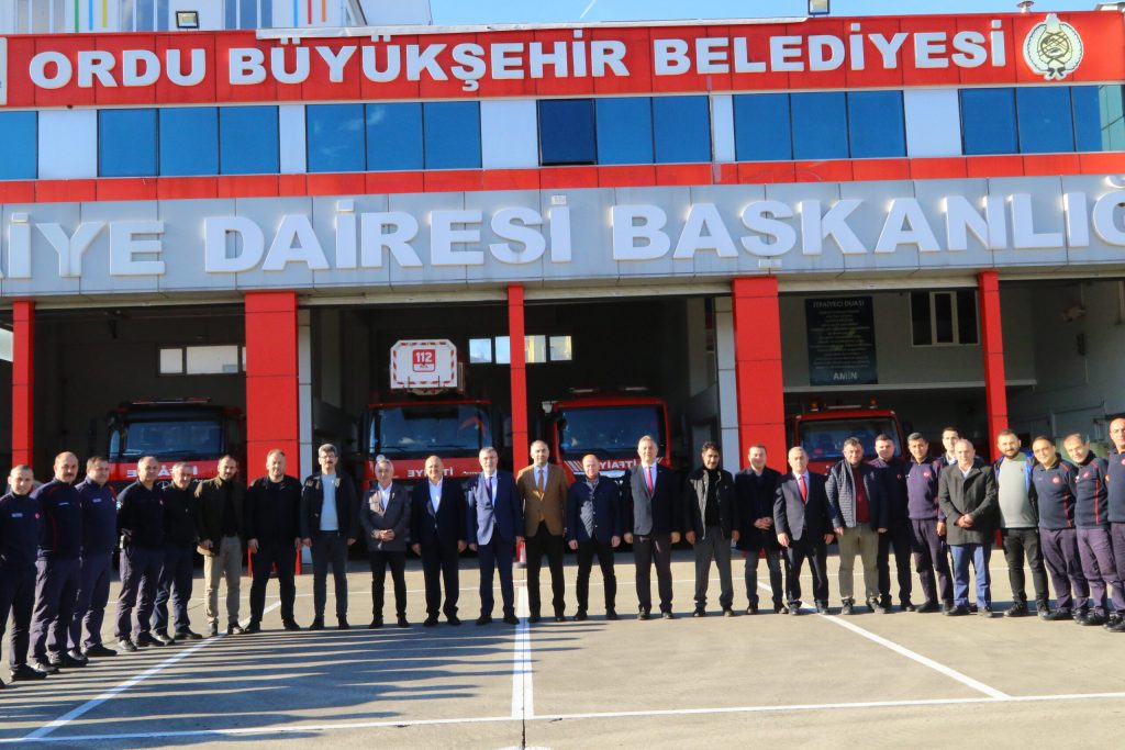 BAŞKAN TAVLI, “ÜNYE’DE BÜYÜKŞEHİR BELEDİYEMİZLE 30-40 YILLIK SORUNLARI ÇÖZÜYORUZ” ta6