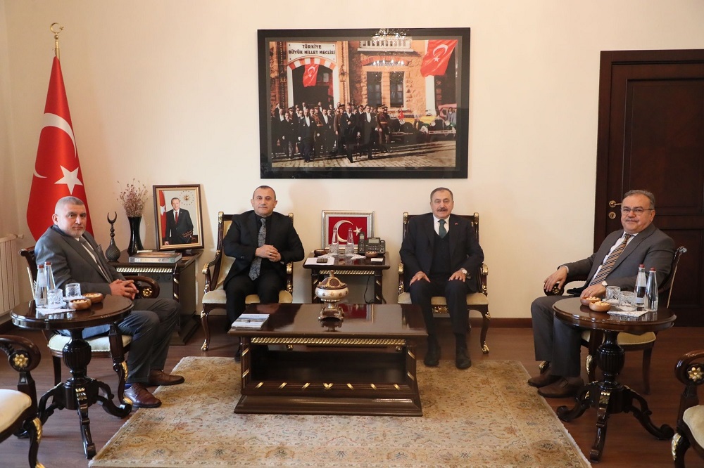 <strong>Eski Bakan Eroğlu, Vali Sonel’i Ziyaret Etti</strong> v 3