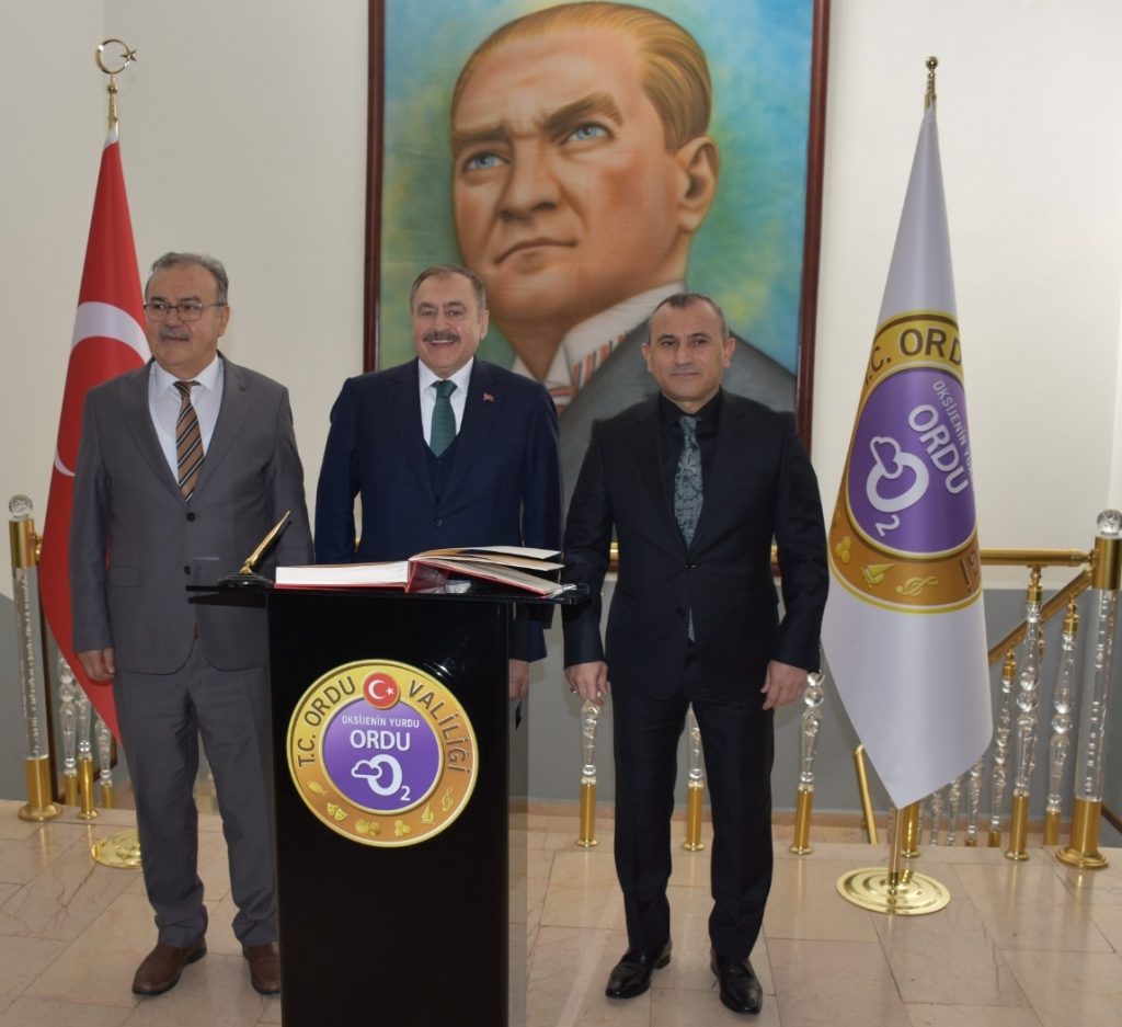 <strong>Eski Bakan Eroğlu, Vali Sonel’i Ziyaret Etti</strong> v1 5