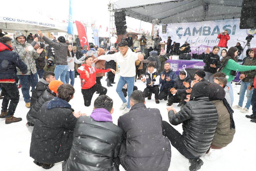 ÇAMBAŞI YAYLASINDA RENKLİ FESTİVAL C 2