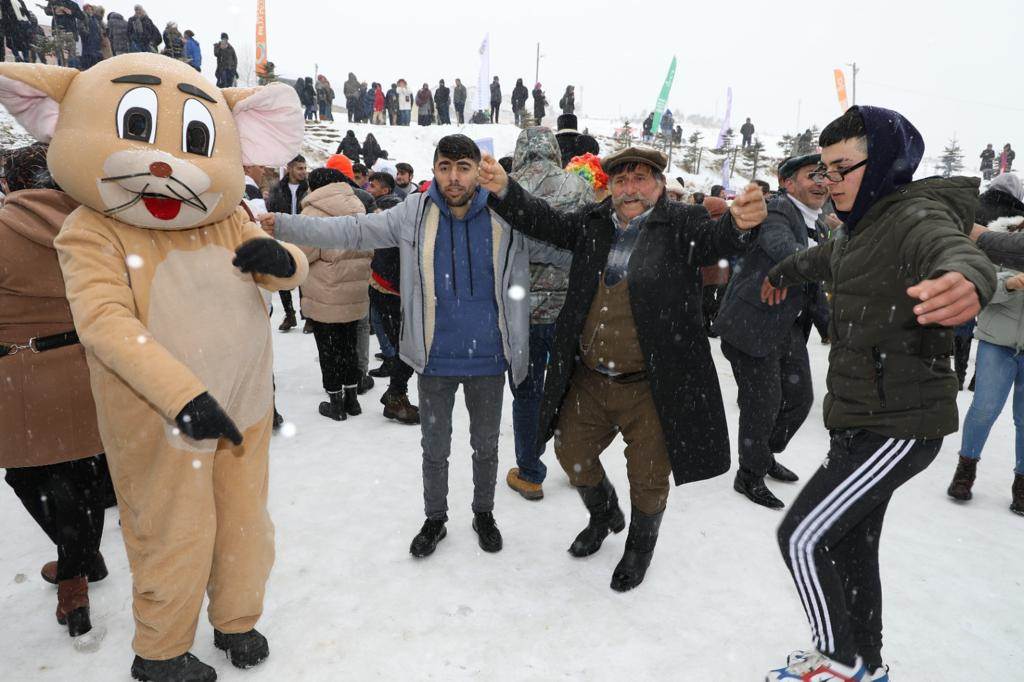 ÇAMBAŞI YAYLASINDA RENKLİ FESTİVAL C4