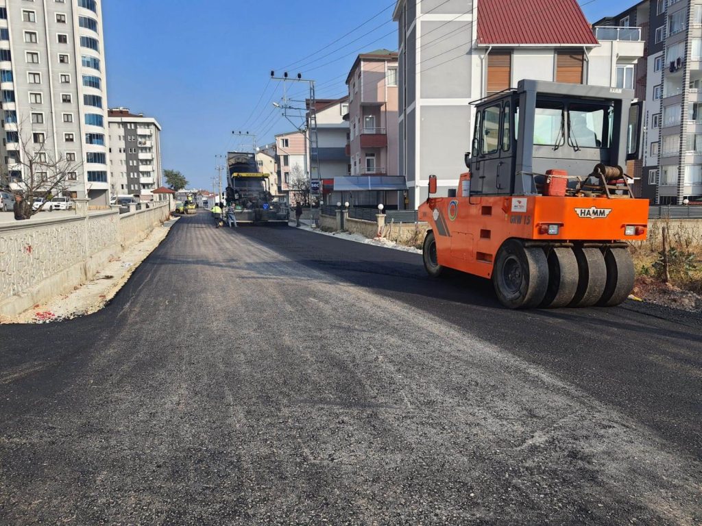 FATSA’NIN EN UZUN DOLMUŞ HATTI SICAK ASFALTA KAVUŞUYOR FA