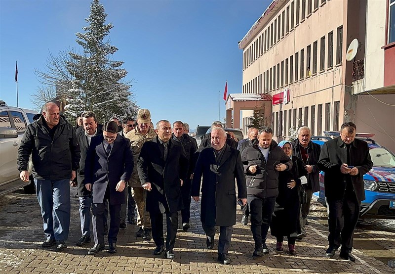 <strong>Vali Sonel, Gürgentepe’de Gönülleri Fethetti</strong> G3