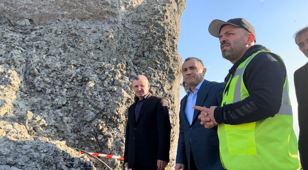 <strong>Vali Sonel, Bu Defa Da İkizce İlçemizde Kalplere Dokundu</strong> I3