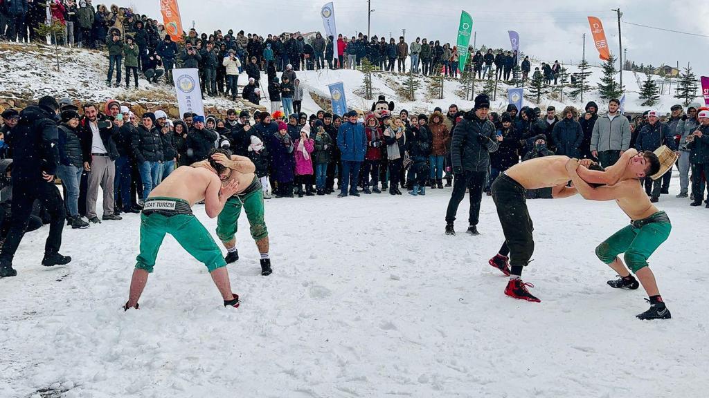 <strong>Vali Sonel, Kabadüz-Çambaşı Yaylası’nda</strong> V1 4