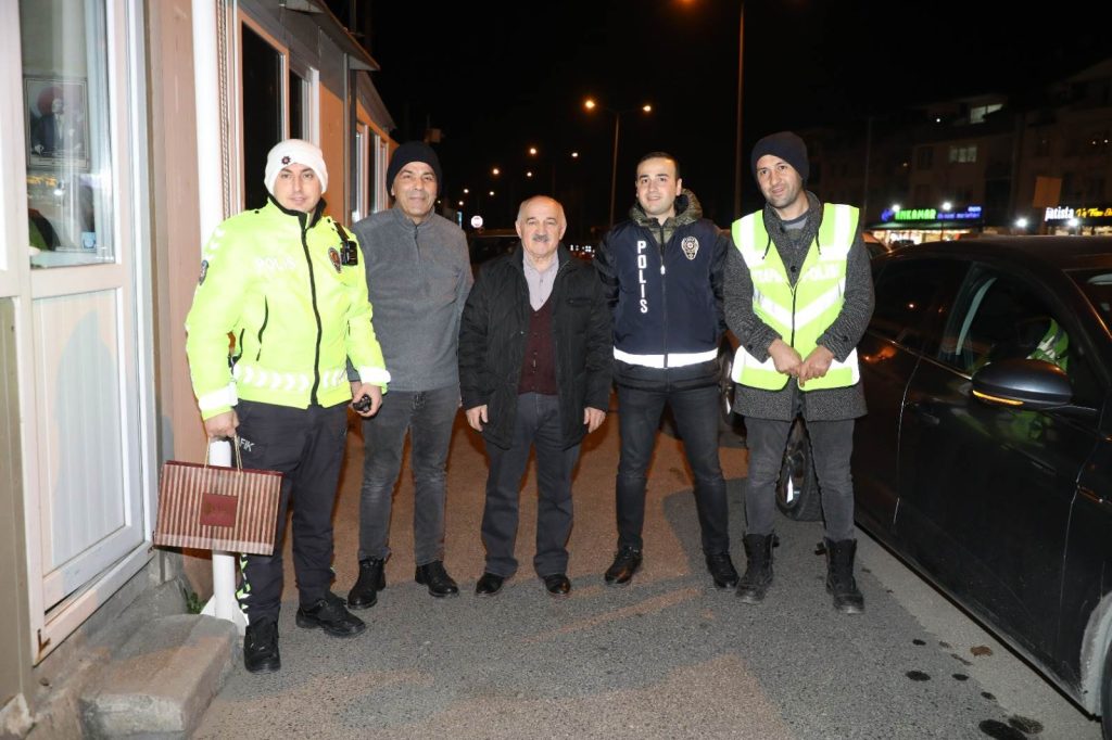 YENİ YIL ÖNCESİ KAMU PERSONELLERİNE ZİYARET Y