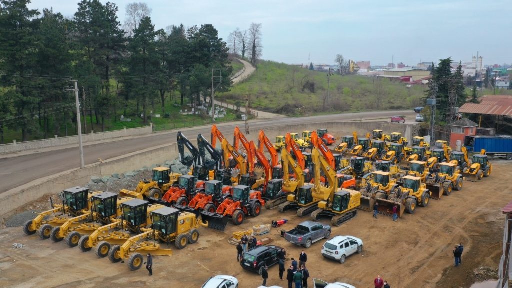 BÜYÜKŞEHİR 4 YILDA 215 İŞ MAKİNESİ SATIN ALDI bu1 2