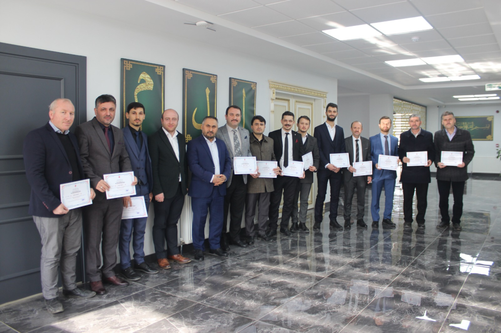 Tashih-i Huruf kursunu bitirenlere belgeleri takdim edildi image 16