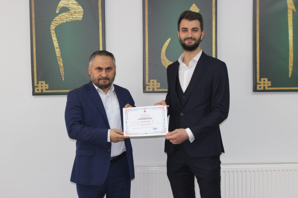 Tashih-i Huruf kursunu bitirenlere belgeleri takdim edildi image 17