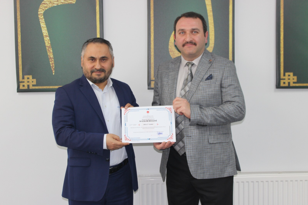 Tashih-i Huruf kursunu bitirenlere belgeleri takdim edildi image 19