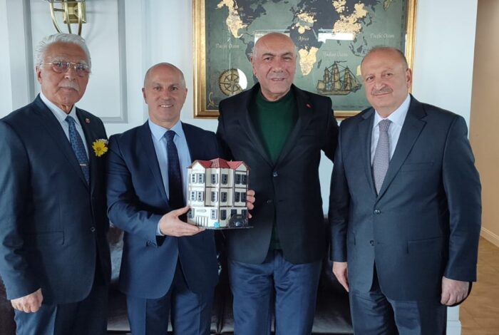 <strong>BAŞKAN TAVLI, YURDUN DÖRT BİR YANINDAN ÜNYE’YE GELEN GAZETECİLERLE BULUŞTU</strong> image 8