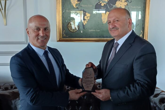 <strong>BAŞKAN TAVLI, YURDUN DÖRT BİR YANINDAN ÜNYE’YE GELEN GAZETECİLERLE BULUŞTU</strong> image 9