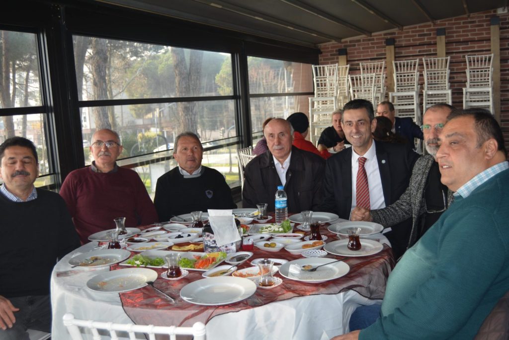 MELİHŞAH GENÇ İL BAŞKAN ADAYLIĞI İÇİN DELEGELERLE KAHVALTIDA BULUŞTU iyi1