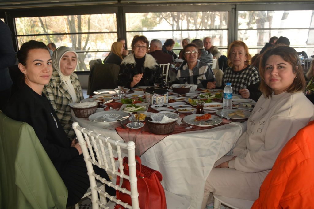 MELİHŞAH GENÇ İL BAŞKAN ADAYLIĞI İÇİN DELEGELERLE KAHVALTIDA BULUŞTU iyi2 1