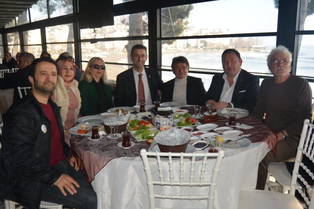 MELİHŞAH GENÇ İL BAŞKAN ADAYLIĞI İÇİN DELEGELERLE KAHVALTIDA BULUŞTU iyi9