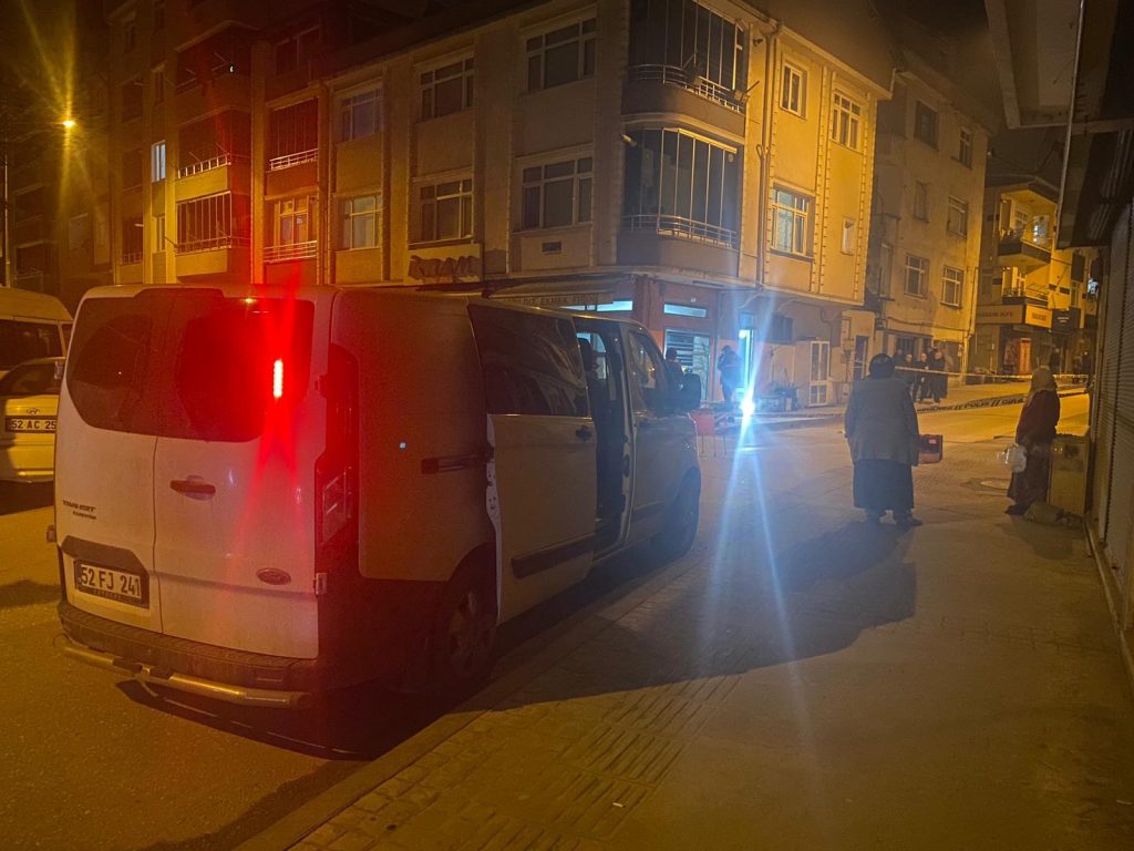 Ünye'de Bir İş Yeri Kurşunlandı ks3