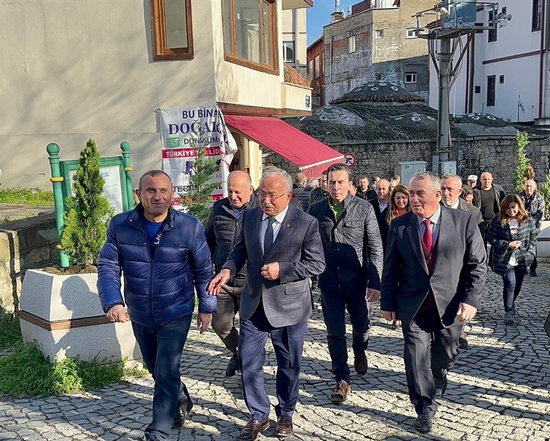 <strong>Vali Sonel, Ünye İlçemizde Ziyaret ve Temaslarda Bulundu</strong> Bu görsel boş bir alt niteliğe sahip; dosya adı t2.jpg