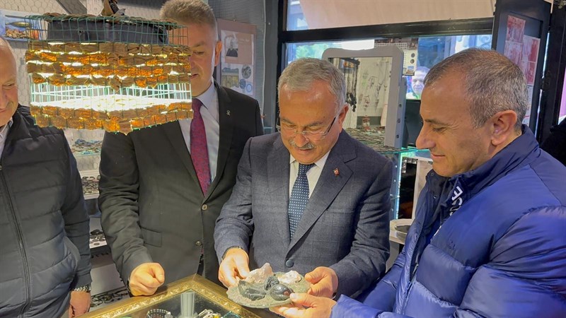 <strong>Vali Sonel, Ünye İlçemizde Ziyaret ve Temaslarda Bulundu</strong> t3
