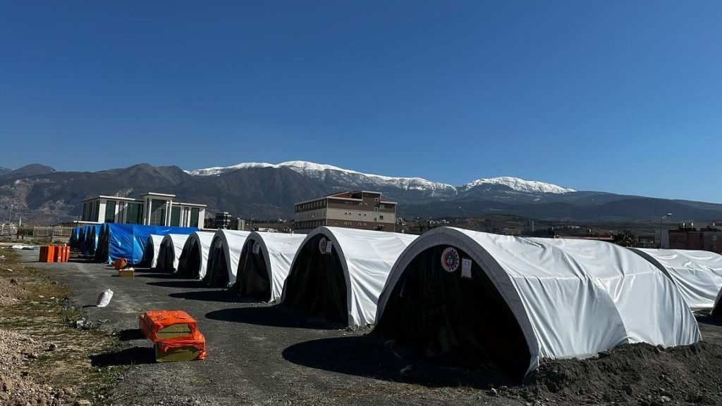 ÜTSO'DAN DEPREM BÖLGESİNE ÇADIR DESTEĞİ U 4