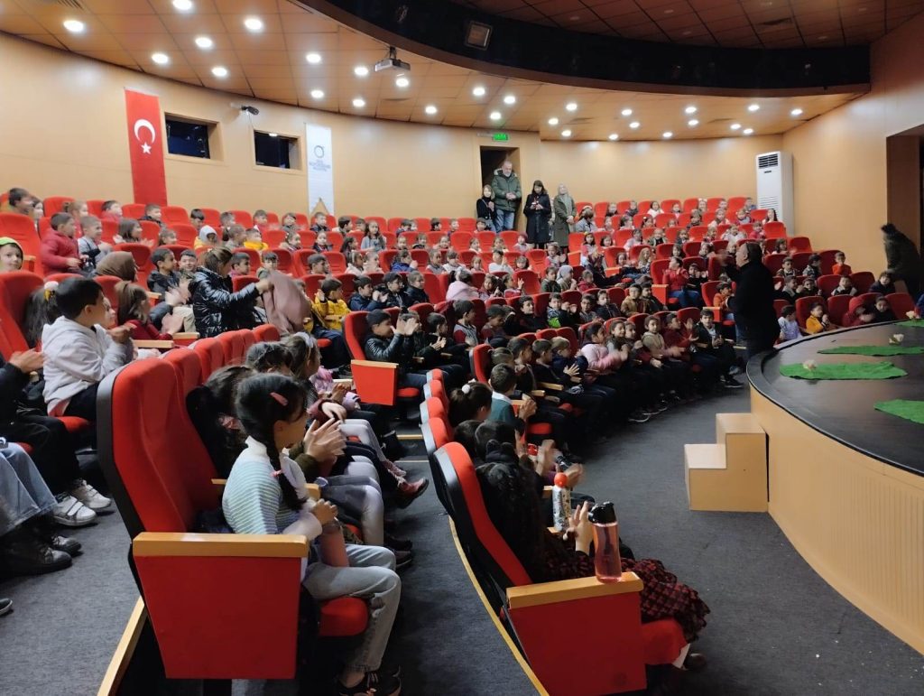 YARALAR SANAT İLE SARILIYOR YA1