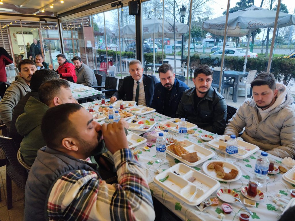 <strong>BAŞKAN TAVLI, “MİLLETİMİZLE TEK YÜREK OLDUK”</strong> ba2 2