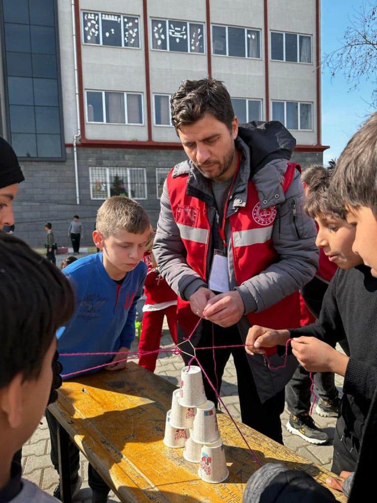 DEPREMZEDE ÖĞRENCİLERE PSİKOSOSYAL DESTEK d3 2