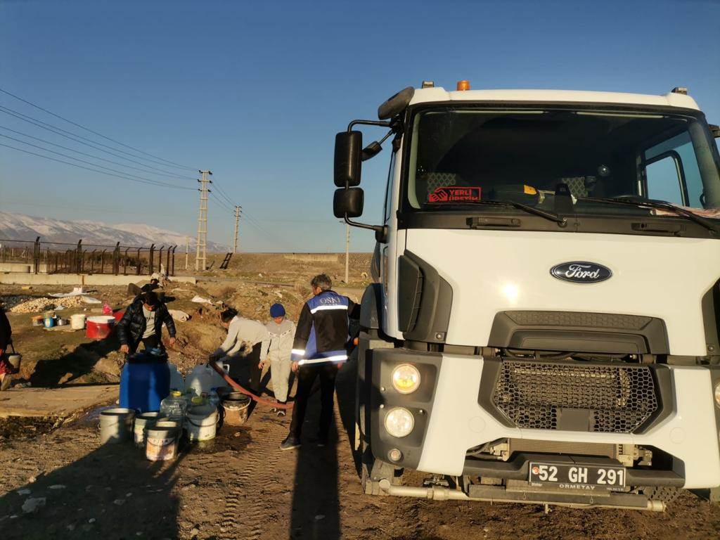 DEPREMİN YARALARI SARILIYOR de1 1