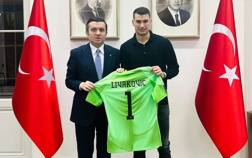 HIRVAT KALECİDEN ANLAMLI BAĞIŞ hir